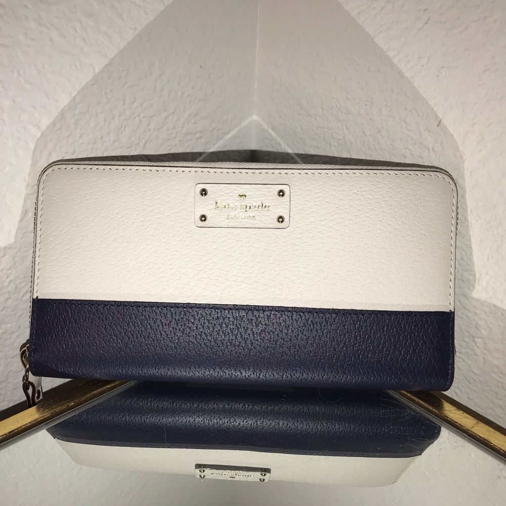 Kate Spade wallet ♠️ EUC